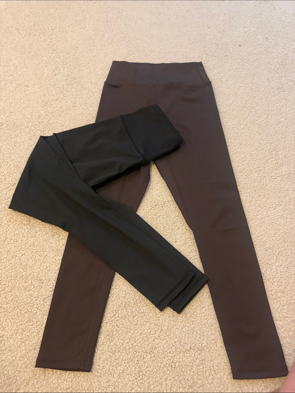 High-Rise Athletic Leggings in Dark Brown